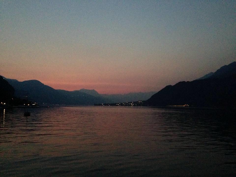 L For Lake 曼代洛-德尔拉里奥 外观 照片